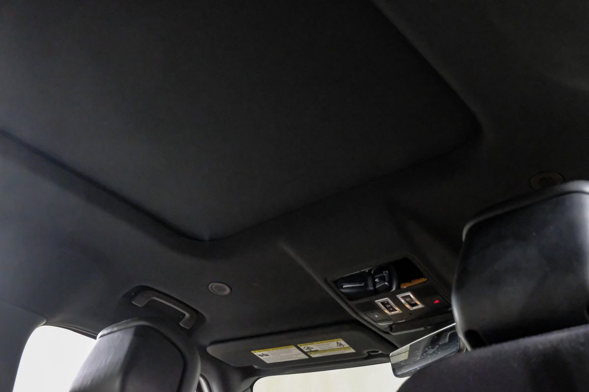 Used 2023 Land Rover Defender 110 X image 23