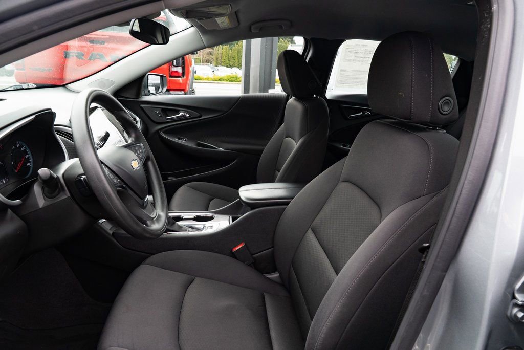 Used 2023 Chevrolet Malibu LT FWD image 17