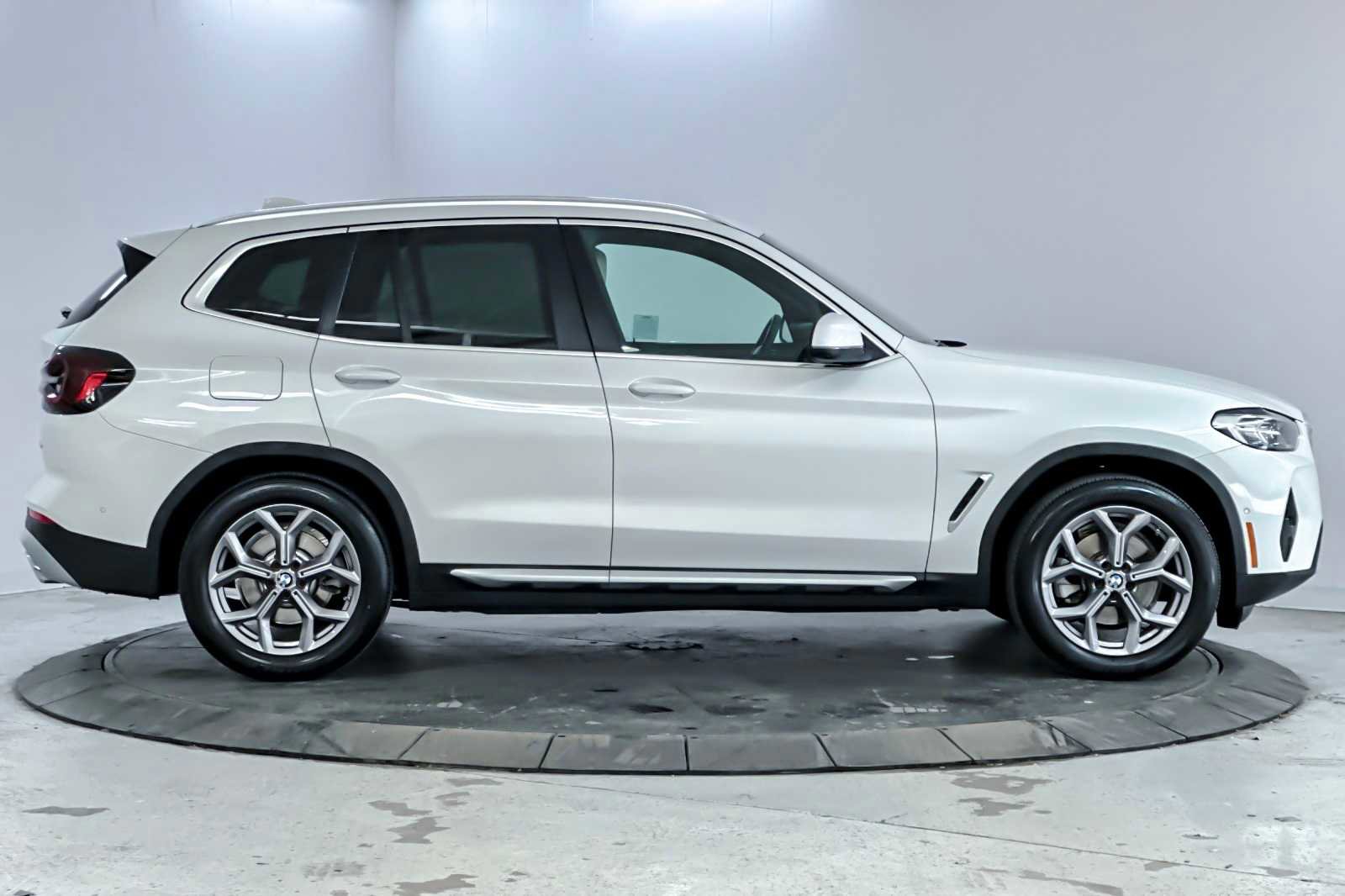 Used 2023 BMW X3 xDrive30i w/ Premium Package image 8