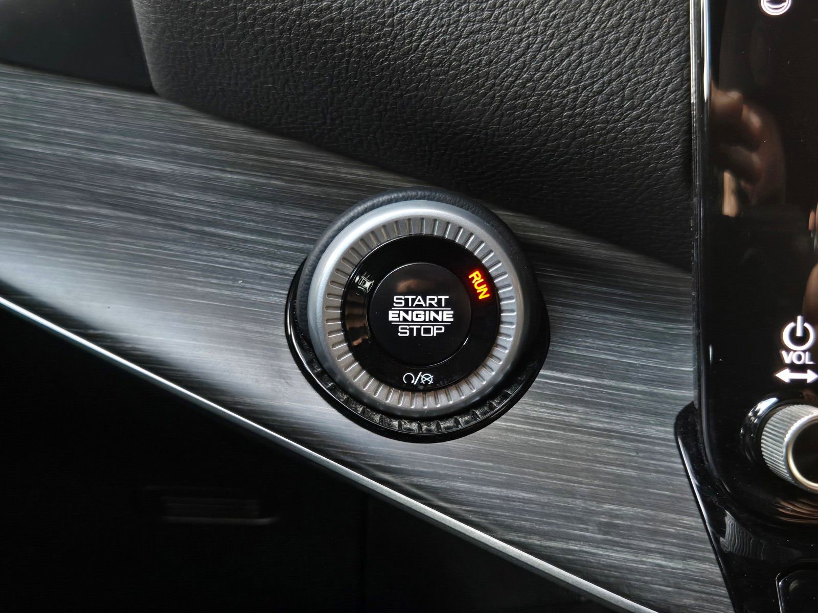 Used 2024 Jeep Wagoneer L Series II w/ Flexible Seating Group image 22