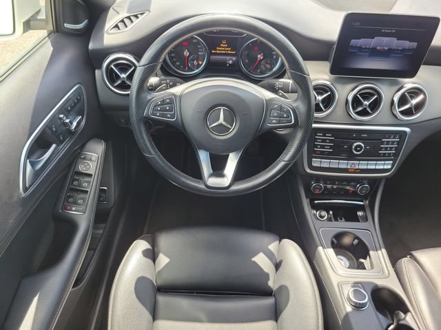 Used 2020 Mercedes-Benz GLA 250 4MATIC w/ Premium Package image 9