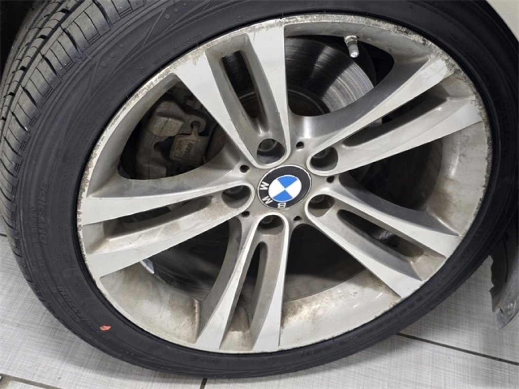 Used 2016 BMW 328i xDrive Sedan AWD/4WD image 10