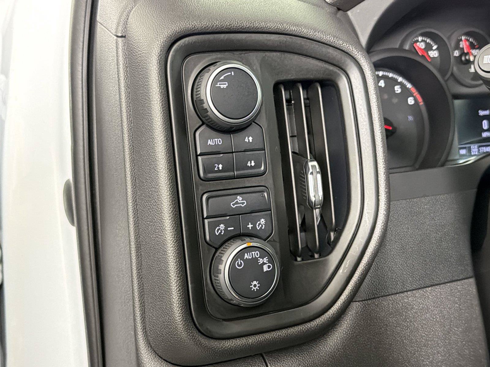 Used 2023 Chevrolet Silverado 1500 Custom Trail Boss w/ LPO, Dark Essentials Package AWD/4WD image 31
