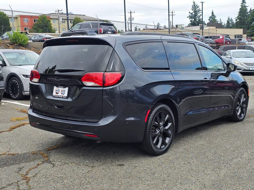 Used 2020 Chrysler Pacifica Touring-L Plus FWD image 8