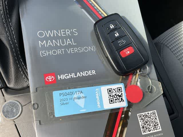 Used 2023 Toyota Highlander LE FWD image 27