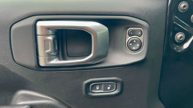 Used 2022 Jeep Wrangler Unlimited Sport AWD/4WD image 23