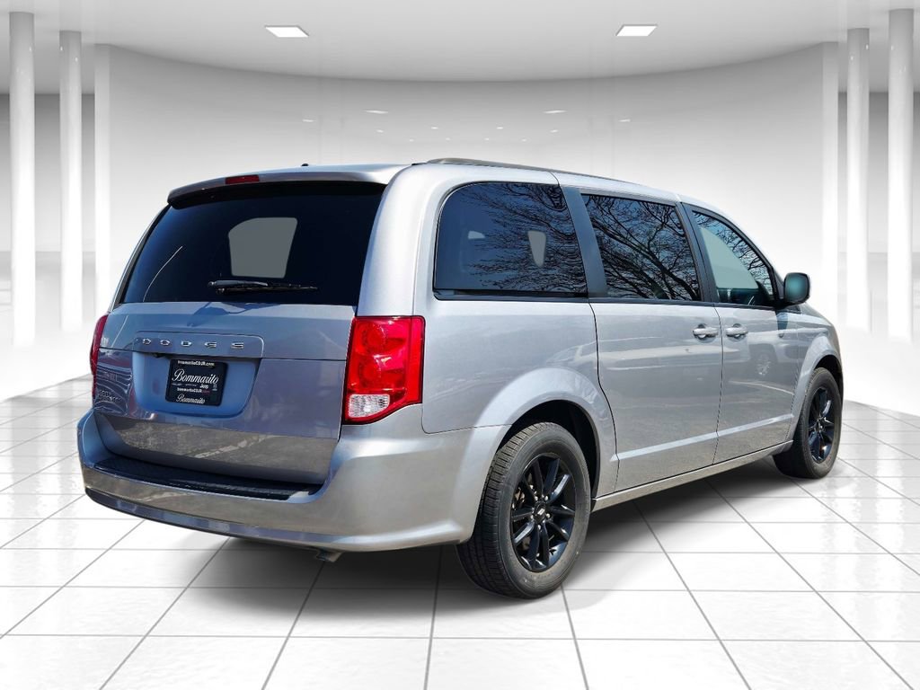Used 2020 Dodge Grand Caravan SE image 3