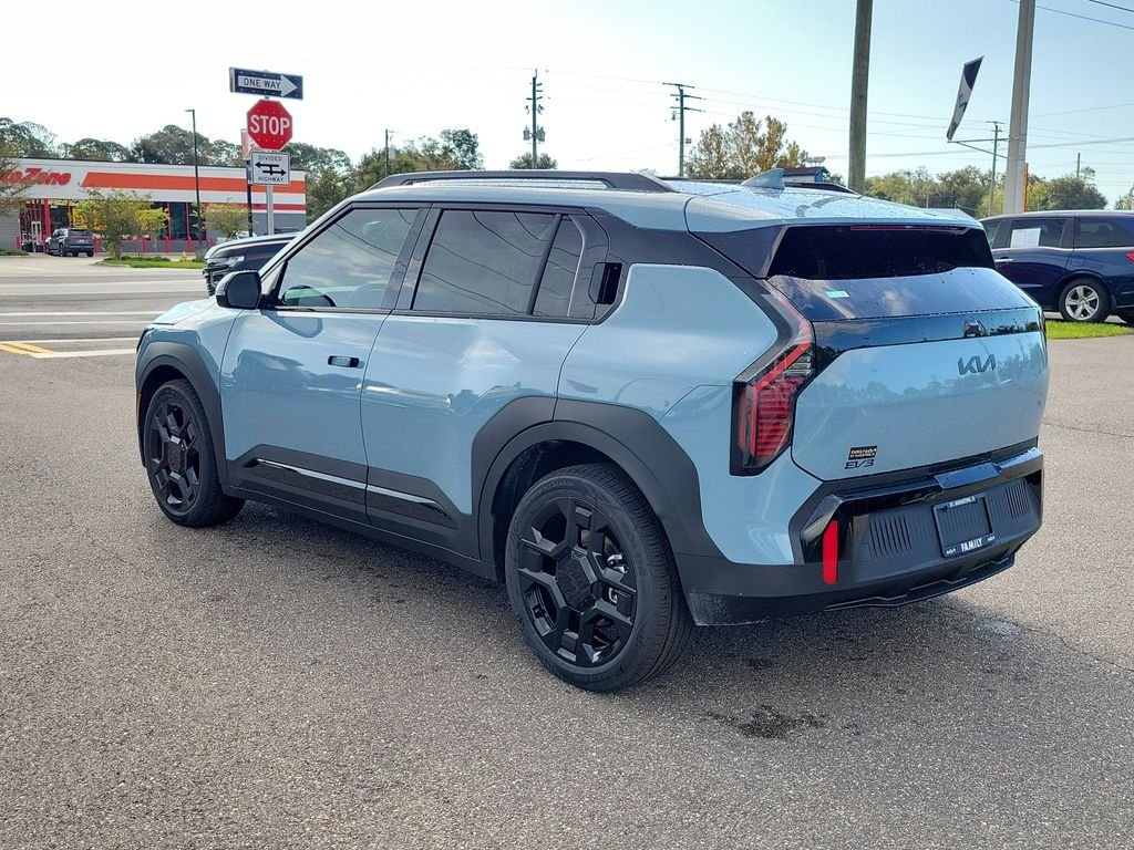 New 2027 Kia EV3 Wind FWD image 4