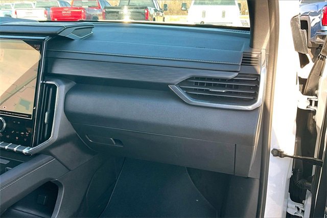 Used 2025 GMC Acadia Elevation image 27