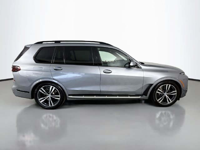 Used 2026 BMW X7 xDrive40i AWD/4WD image 8