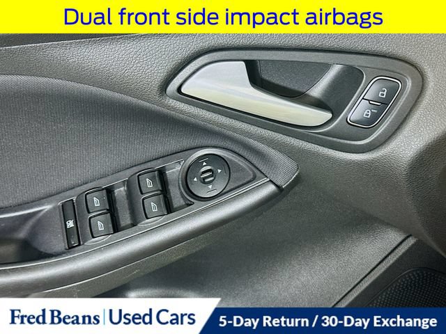 Used 2015 Ford Focus SE w/ SE Cold Weather Package FWD image 19
