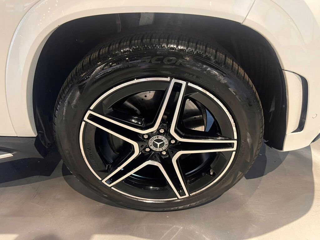 Used 2023 Mercedes-Benz GLS 580 4MATIC image 13