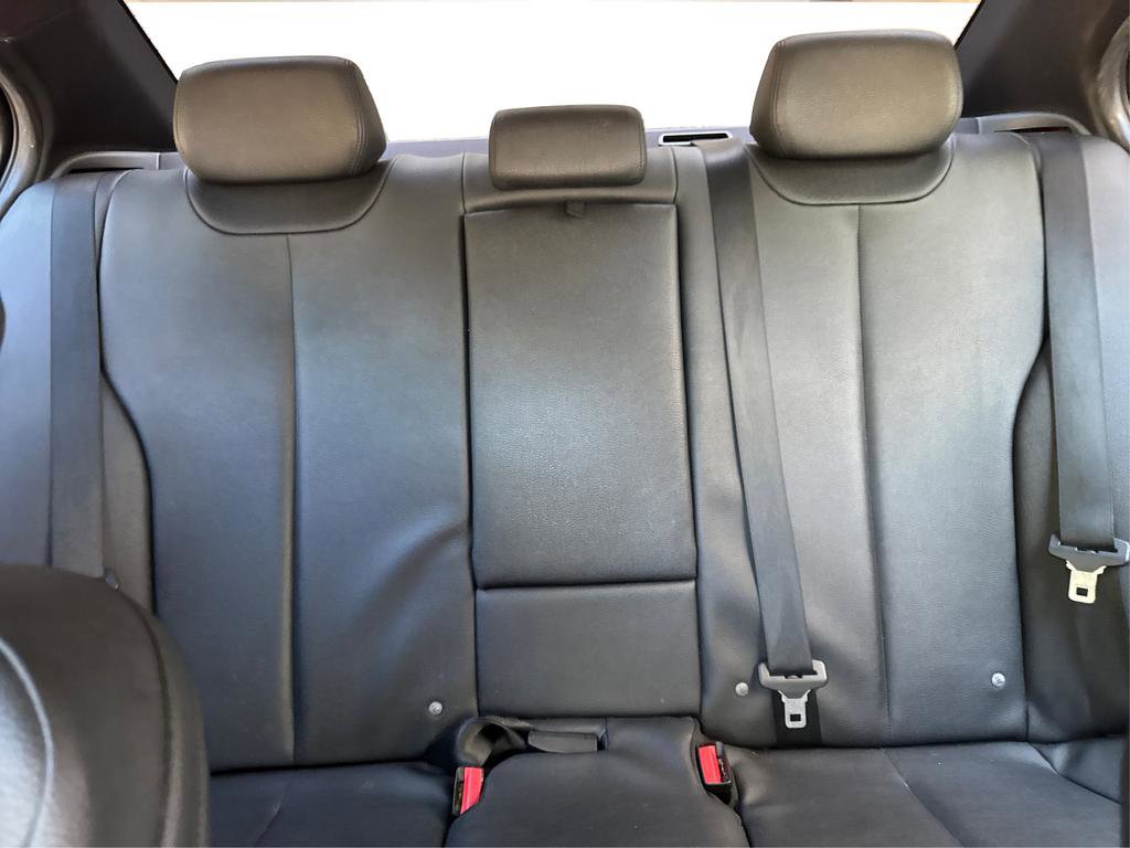 Used 2016 BMW 320i Sedan RWD image 15