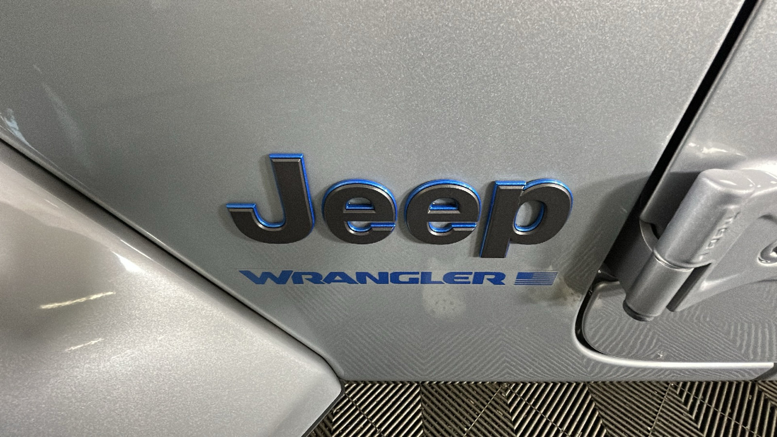 Used 2024 Jeep Wrangler Unlimited w/ Technology Group AWD/4WD image 11