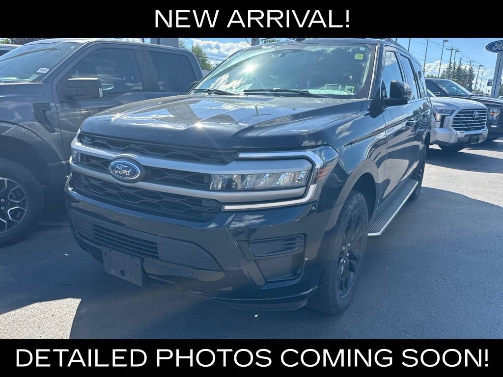 Used 2023 Ford Expedition XLT AWD/4WD image 1