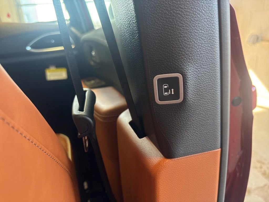 New 2026 Chrysler Pacifica Pinnacle image 52