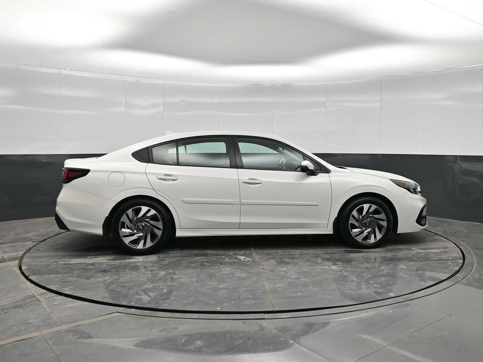 Used 2023 Subaru Legacy Limited image 9