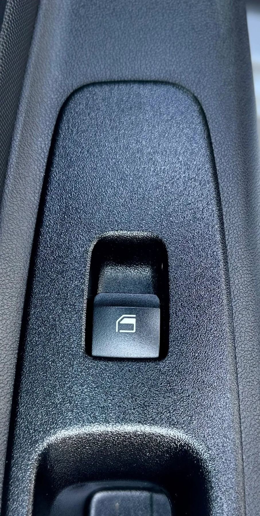 Used 2021 Hyundai Elantra Limited w/ Cargo Package FWD image 29