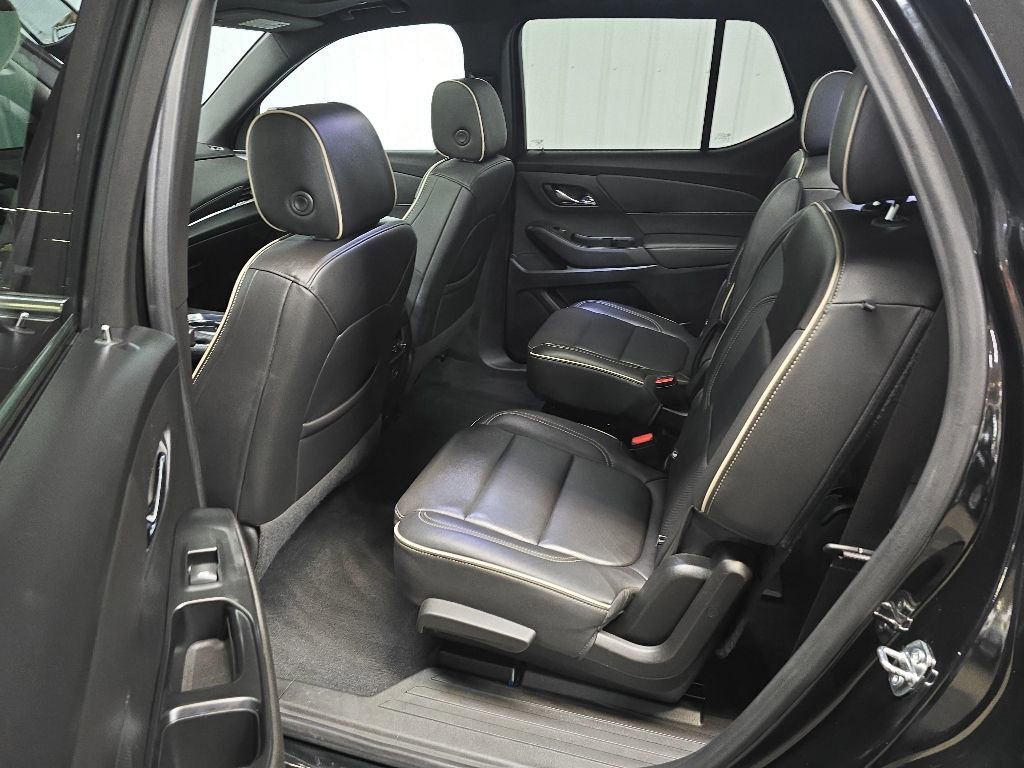 Used 2023 Chevrolet Traverse Premier AWD/4WD image 33