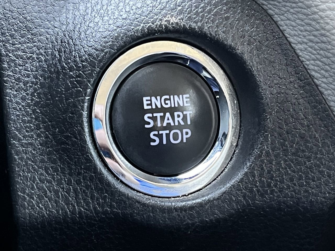 Used 2023 Toyota RAV4 Limited image 19