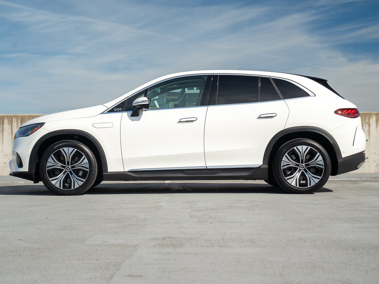 Certified 2023 Mercedes-Benz EQE 350+ 4MATIC SUV image 4