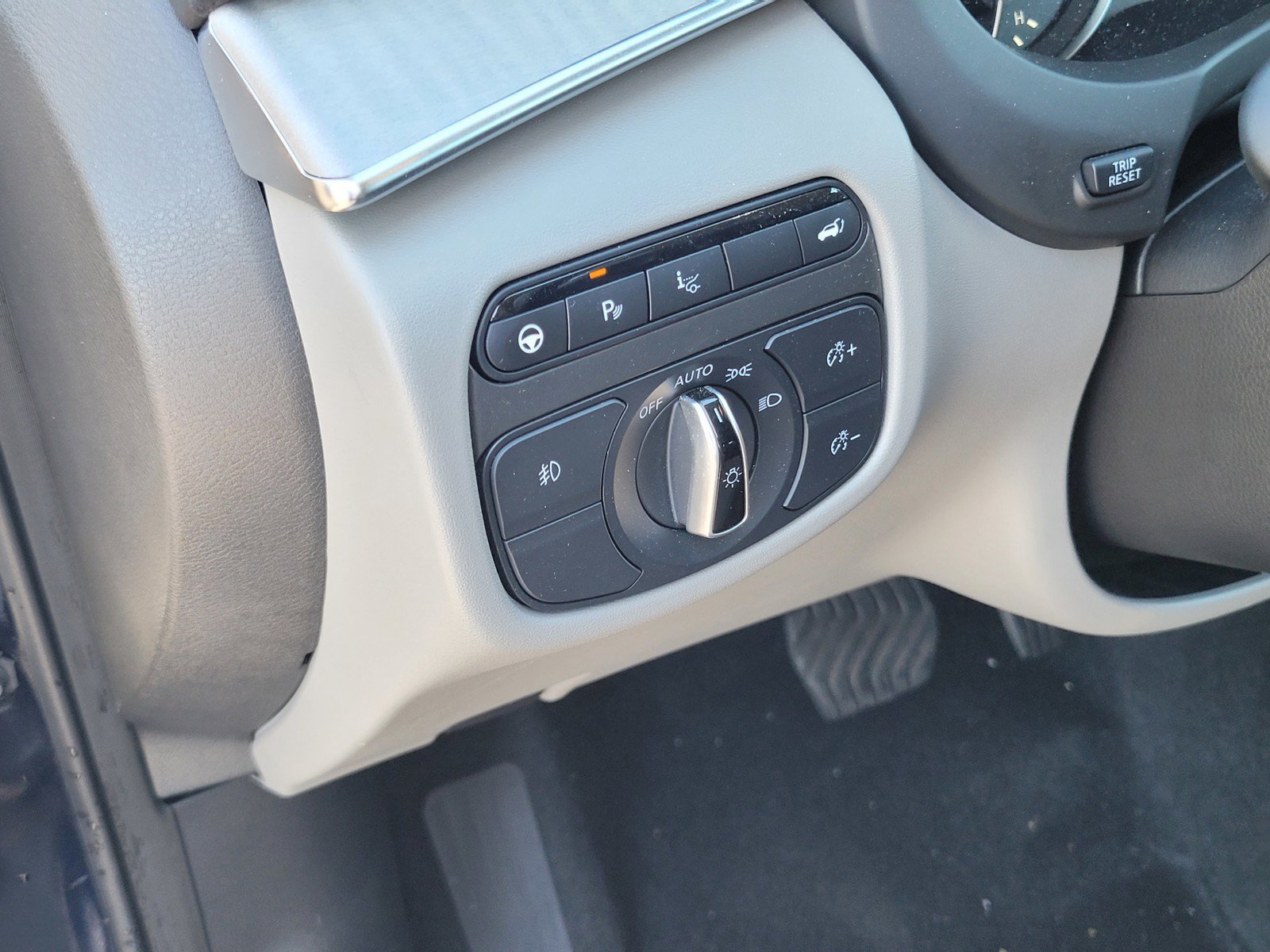 Used 2024 INFINITI QX50 Sensory w/ Accent Package AWD/4WD image 18