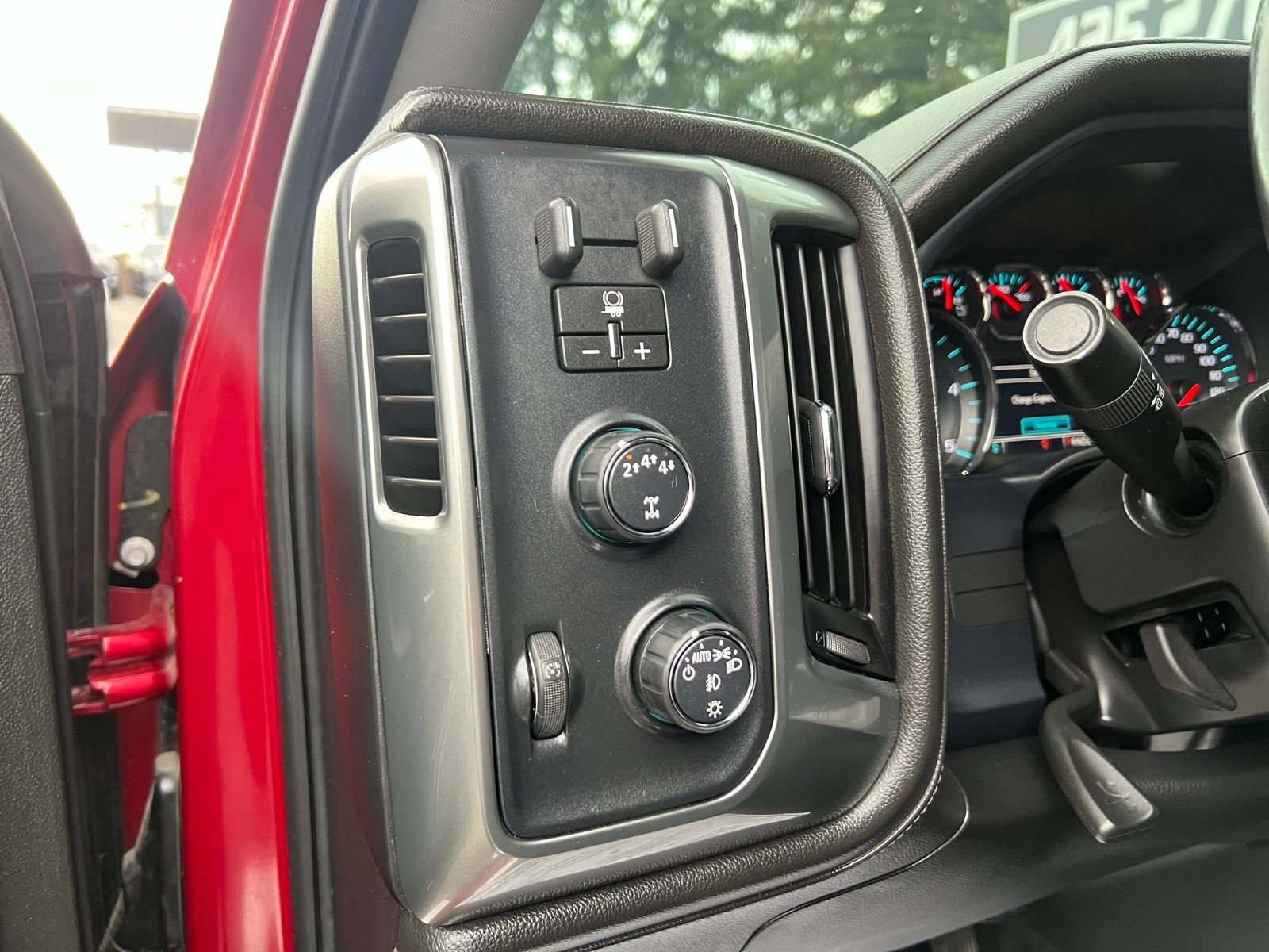 Used 2018 Chevrolet Silverado 2500 LTZ w/ Duramax Plus Package image 23