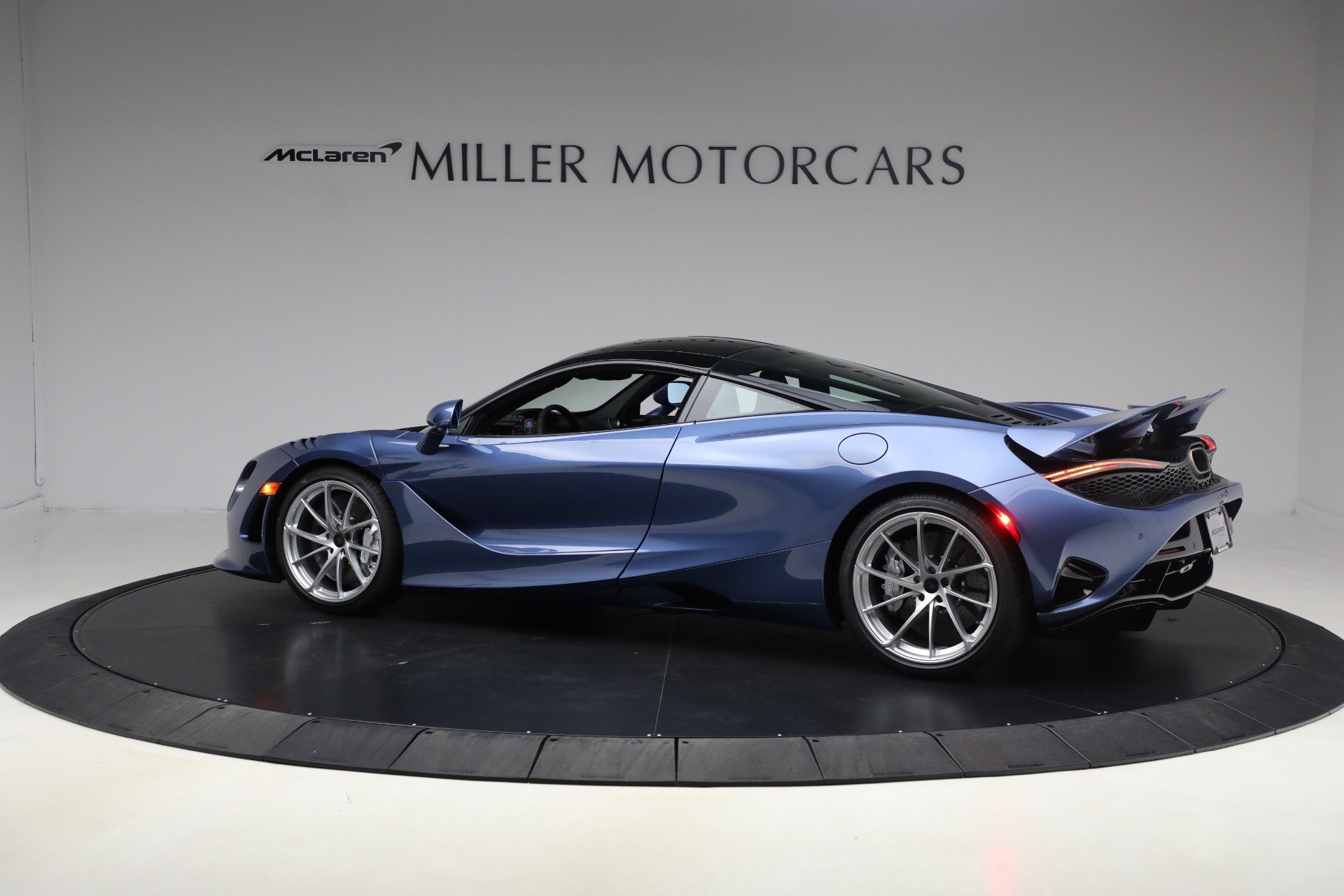 Used 2026 McLaren 750S RWD image 4