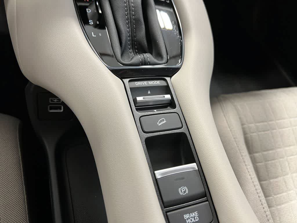 New 2025 Honda HR-V LX image 18