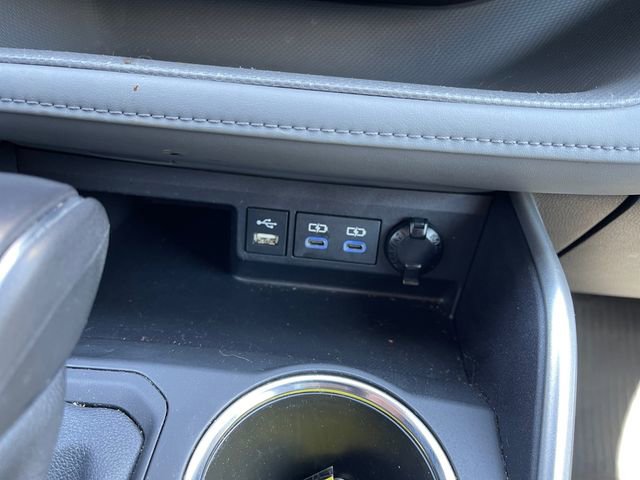 Used 2022 Toyota Highlander XLE AWD/4WD image 21