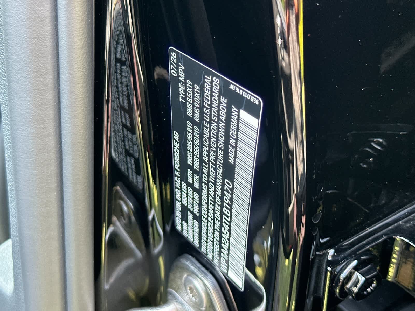 New 2026 Porsche Macan AWD/4WD image 32