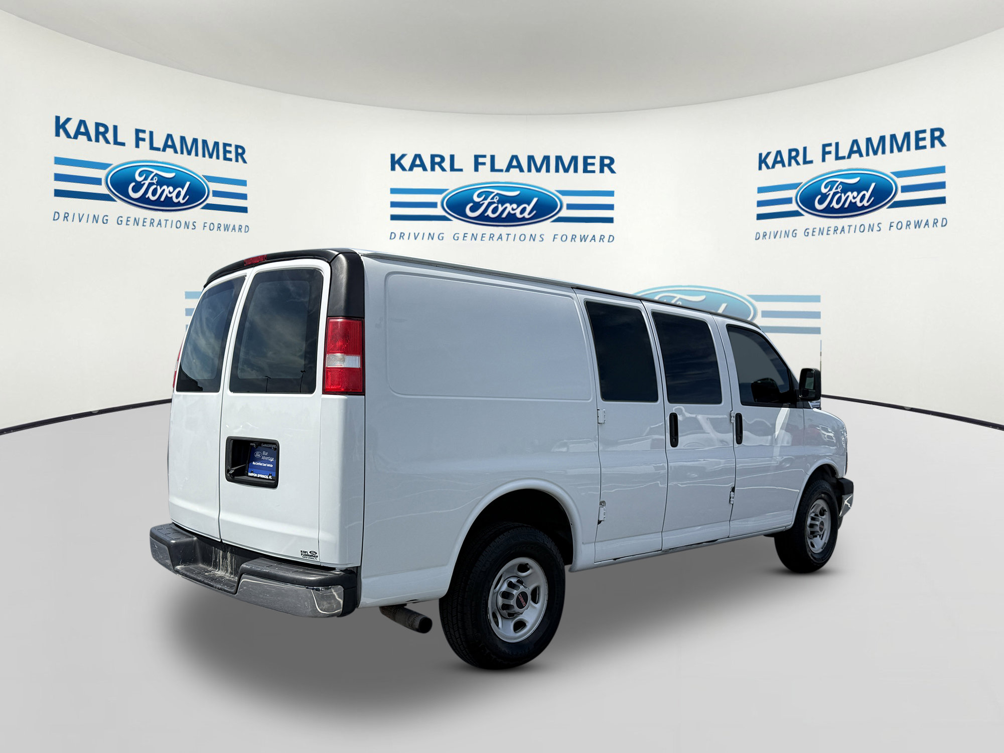 Used 2021 GMC Savana 2500 w/ Driver Convenience Package RWD image 3