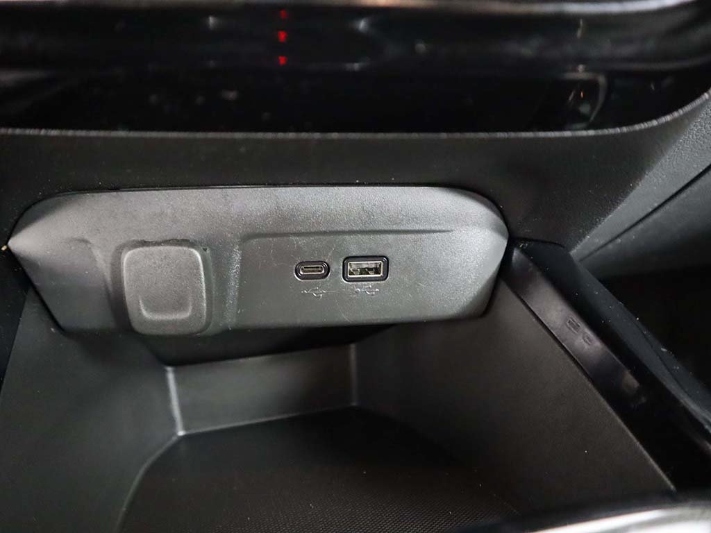 Used 2024 Chevrolet Trax LT w/ LT Convenience Package FWD image 48