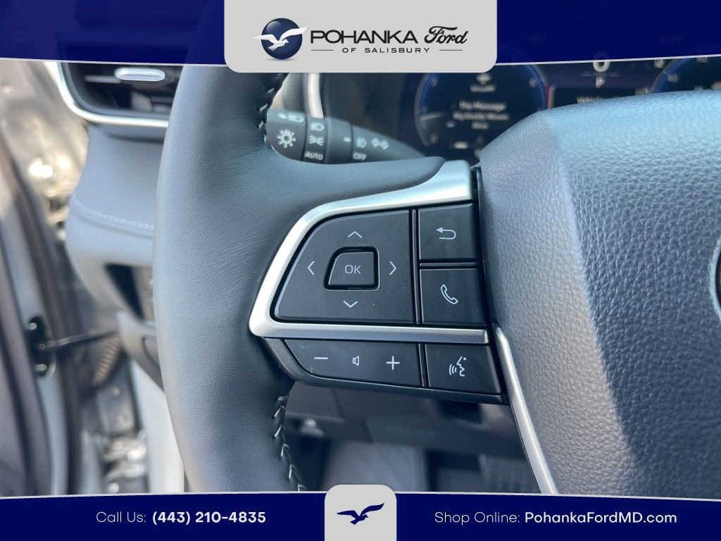 Used 2025 Toyota Highlander Platinum image 19