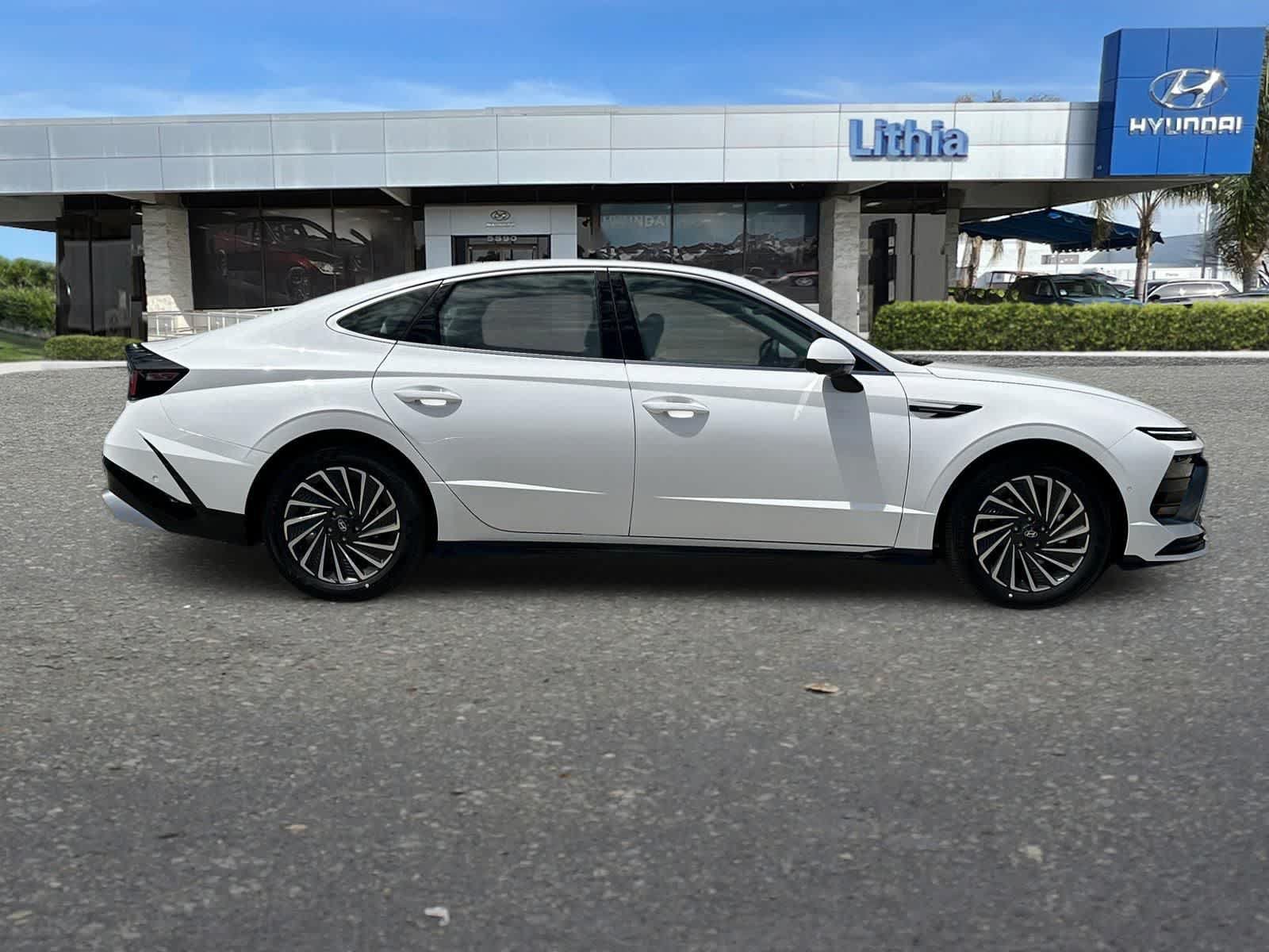 New 2026 Hyundai Sonata Limited FWD image 9