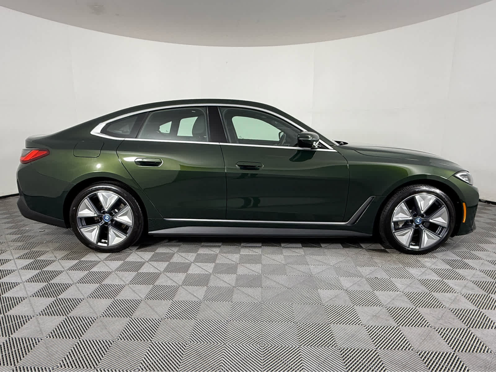 Certified 2023 BMW i4 eDrive35 w/ Premium Package RWD image 2