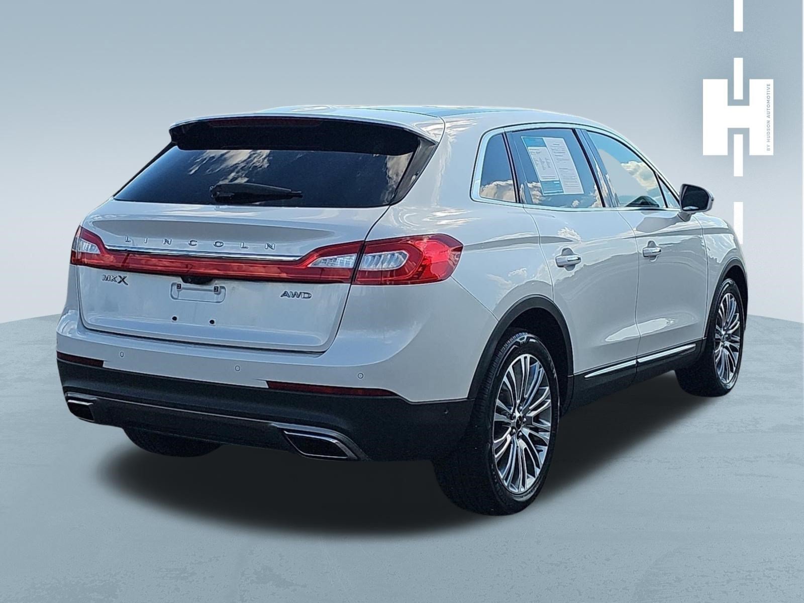 Used 2017 Lincoln MKX Reserve AWD/4WD image 4
