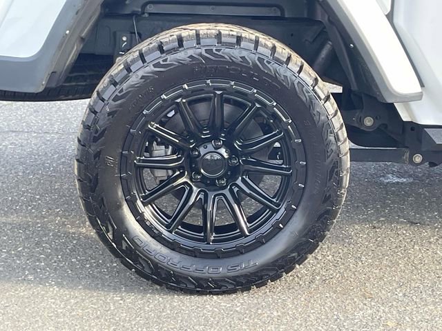 Used 2023 Jeep Gladiator Sport image 7