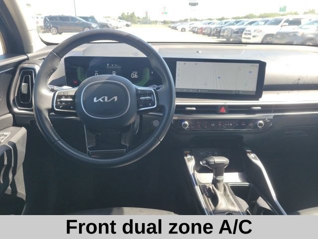 Used 2024 Kia Sorento S AWD/4WD image 4