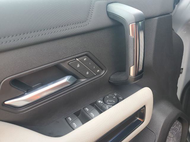 New 2026 GMC Hummer EV SUV w/ LPO, Dark Essentials Package image 29
