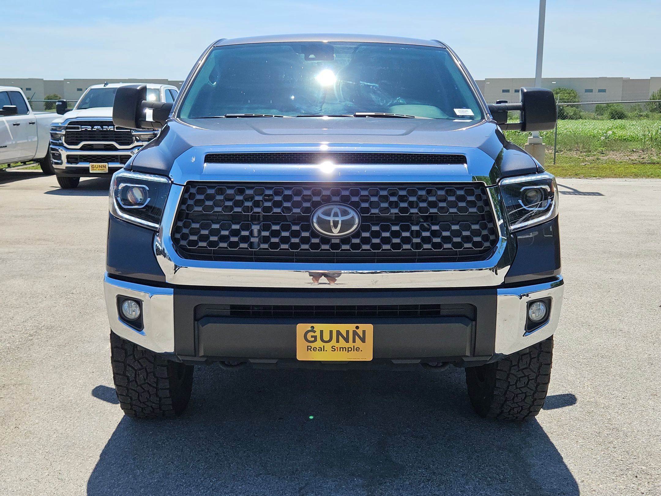 Used 2020 Toyota Tundra SR5 w/ SR5 Upgrade Package AWD/4WD image 8