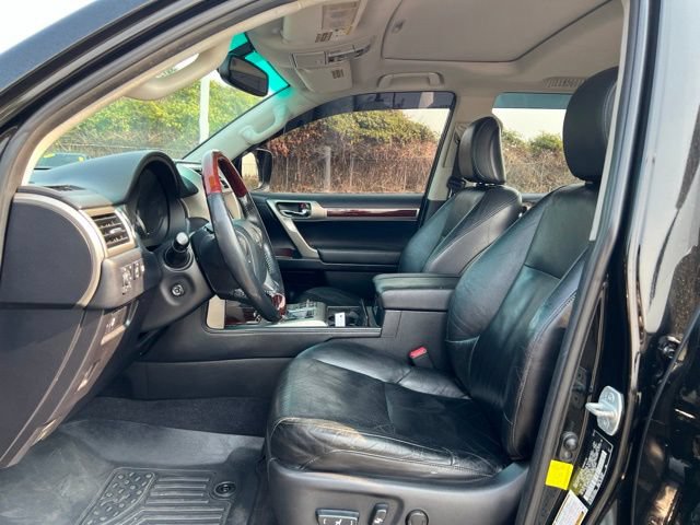 Used 2014 Lexus GX 460 w/ Premium Package AWD/4WD image 12