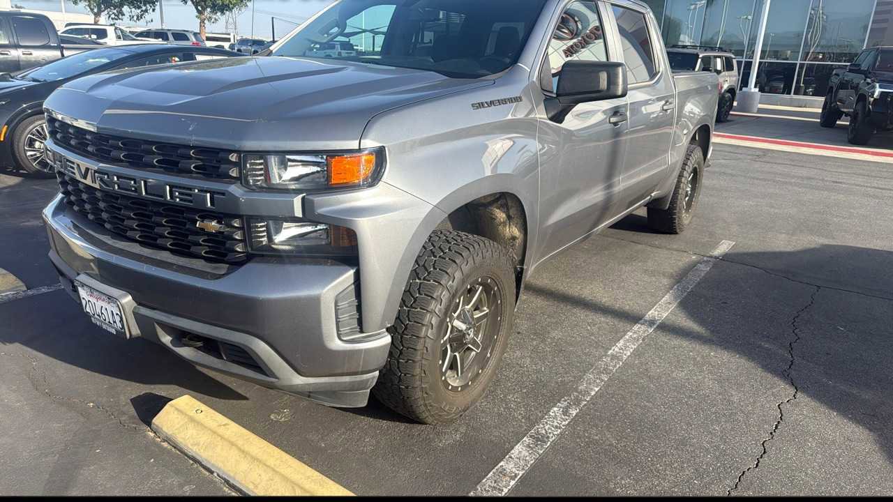 Used 2020 Chevrolet Silverado 1500 Custom w/ Custom Value Package image 1