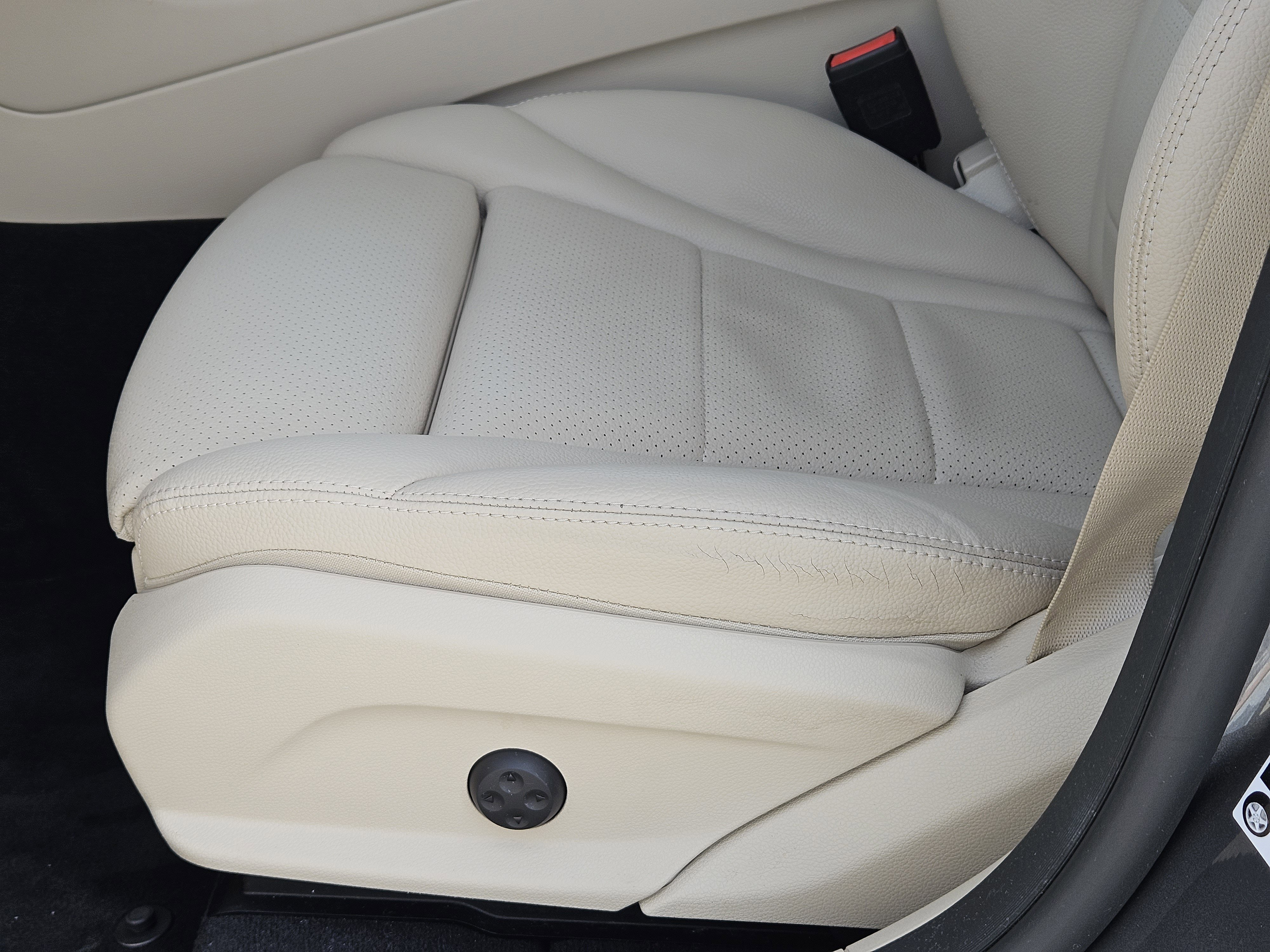 Certified 2022 Mercedes-Benz GLC 300 image 24