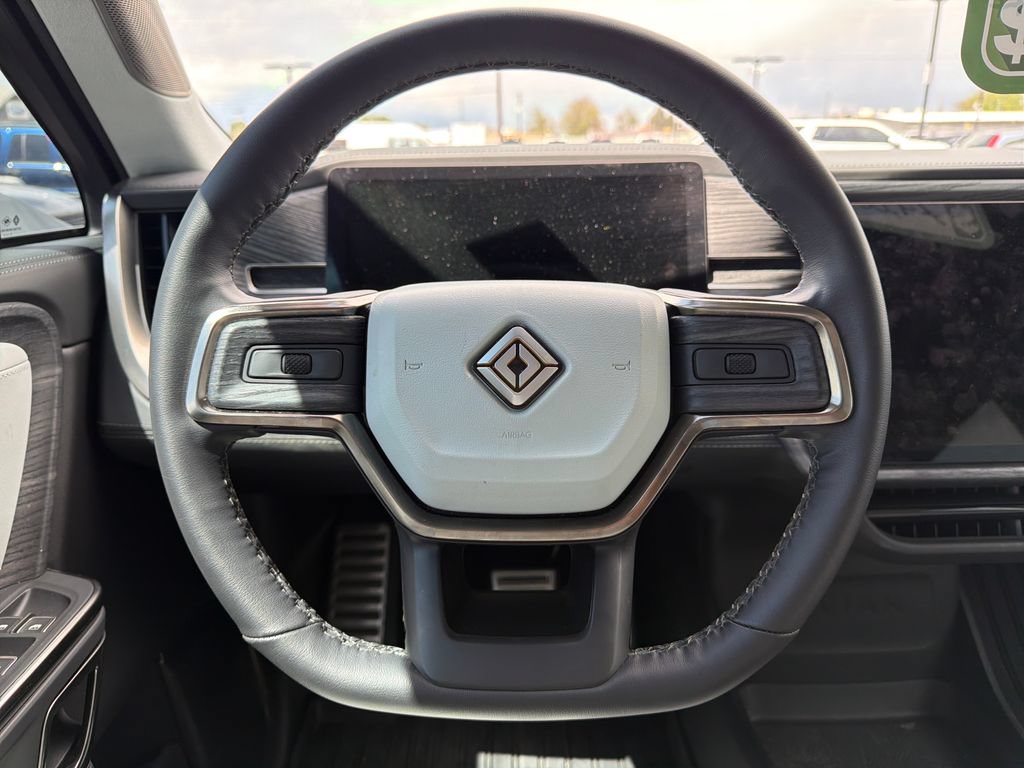 Used 2024 Rivian R1S Adventure AWD/4WD image 15