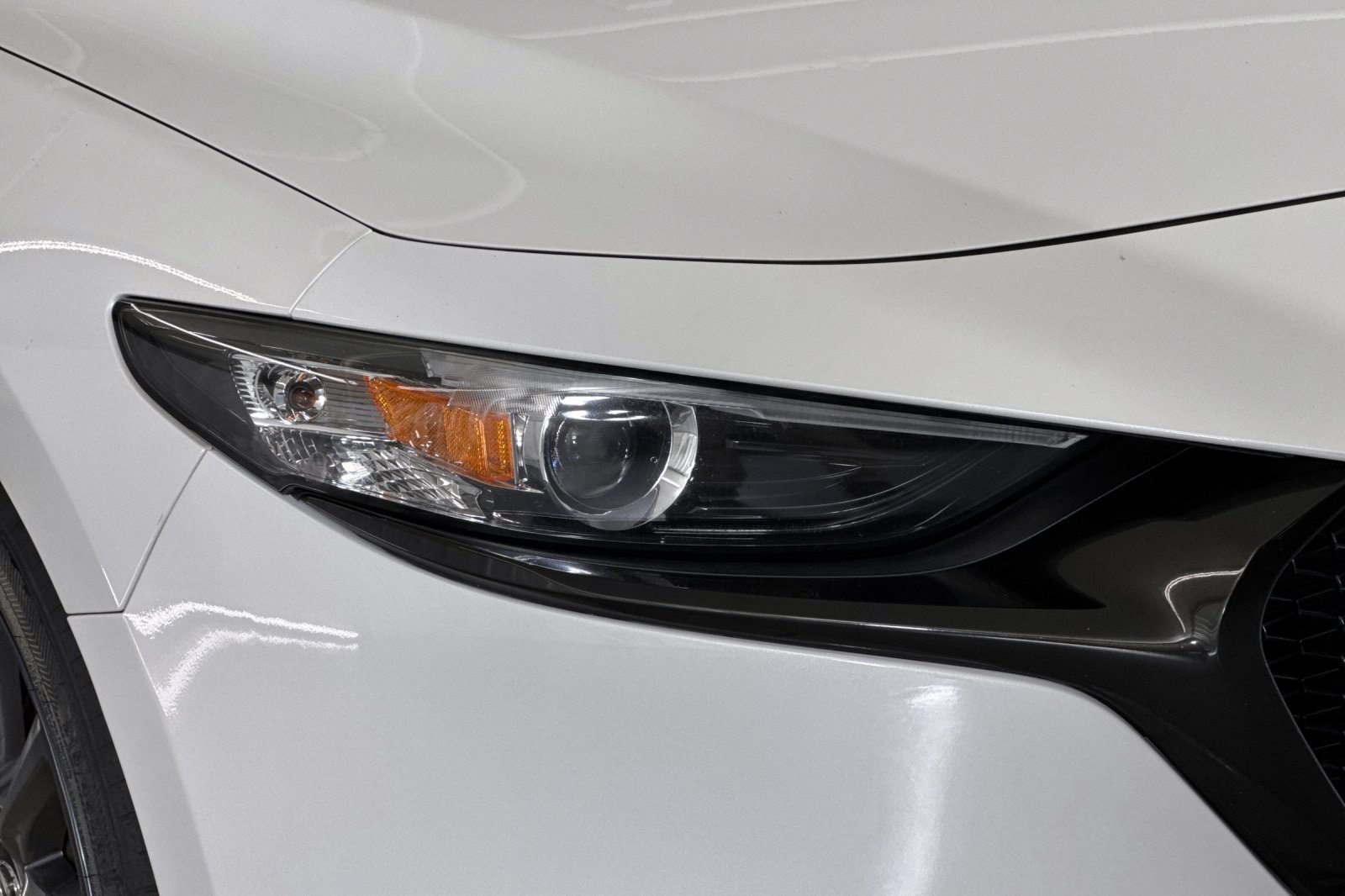 Used 2019 MAZDA MAZDA3 Hatchback FWD image 12