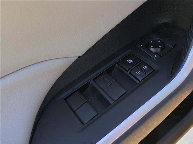 Used 2020 Toyota RAV4 XLE FWD image 12