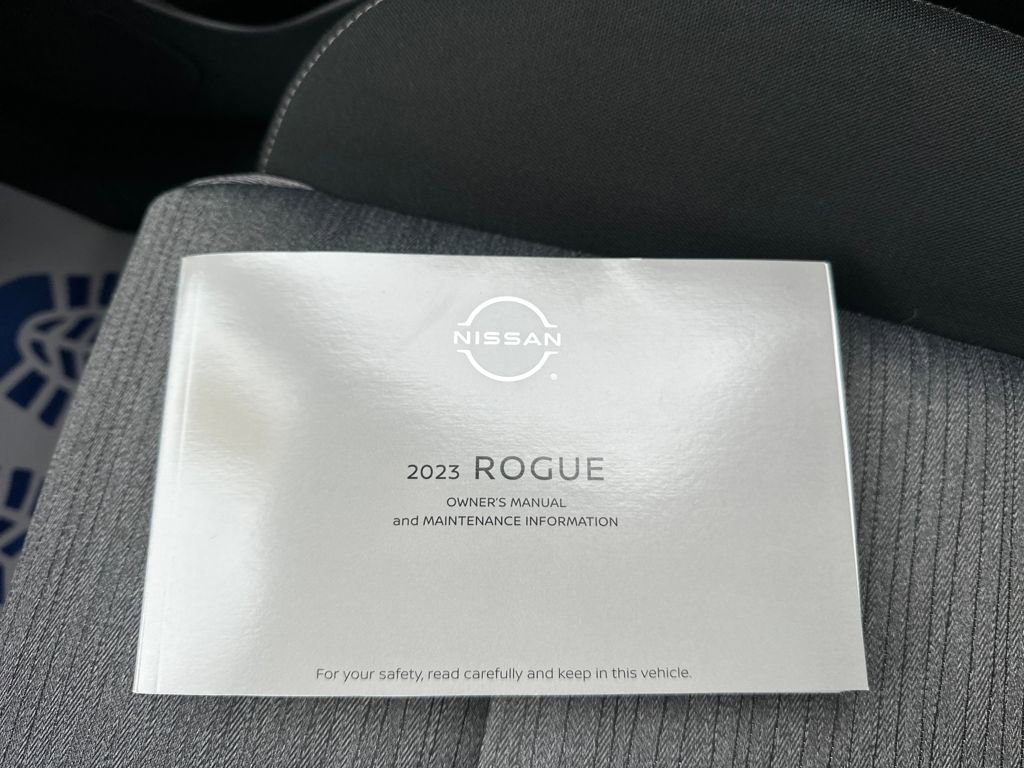 Used 2023 Nissan Rogue SV image 28