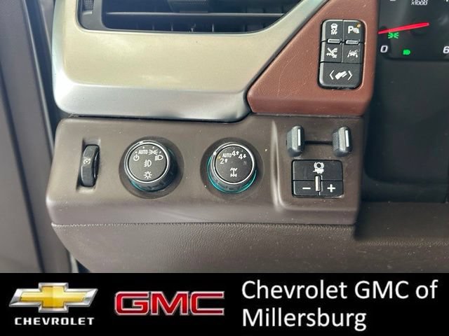 Used 2017 Chevrolet Suburban Premier AWD/4WD image 17