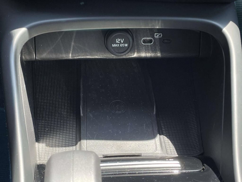 Used 2023 Volvo XC40 Recharge Ultimate AWD/4WD image 20